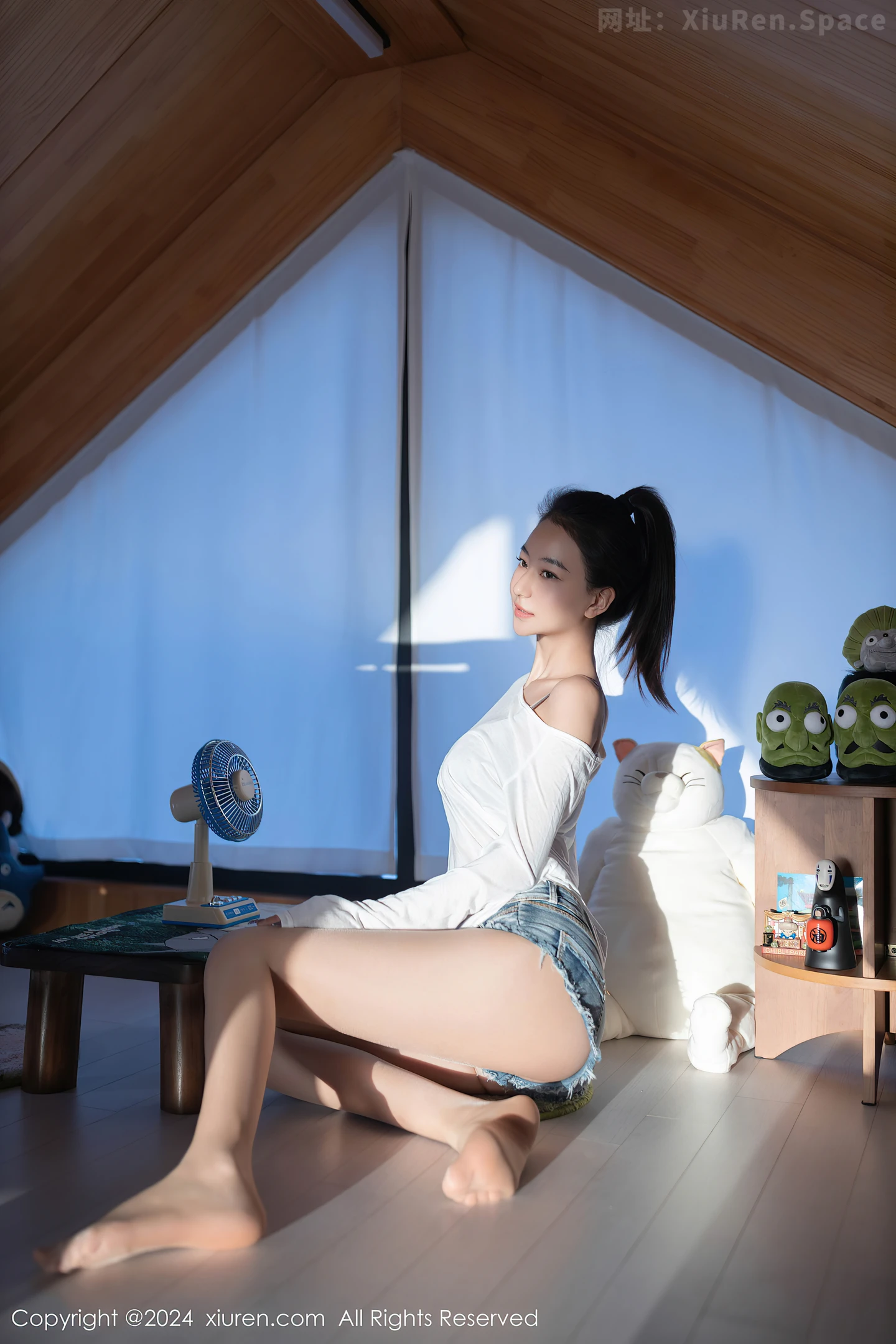 图片[5]-[XiuRen秀人网]VOL.8345 模特熊小诺性感白T露蕾丝内衣配开档肉丝秀曼妙身姿诱惑写真82P-秀人网官方网站